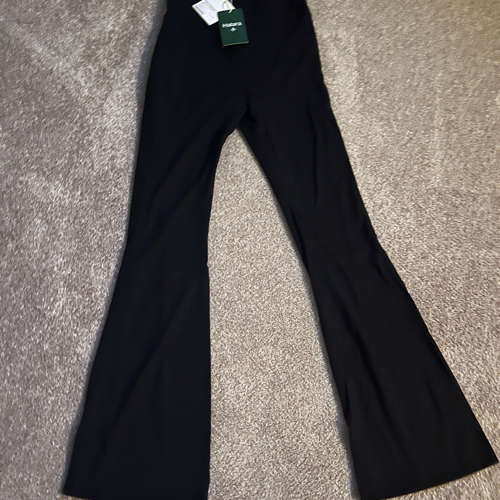 HALARA Elegant Black flared leggings (scrunch butt)